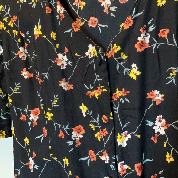 Design Lab floral dress, size large. - Picture 2 of 2